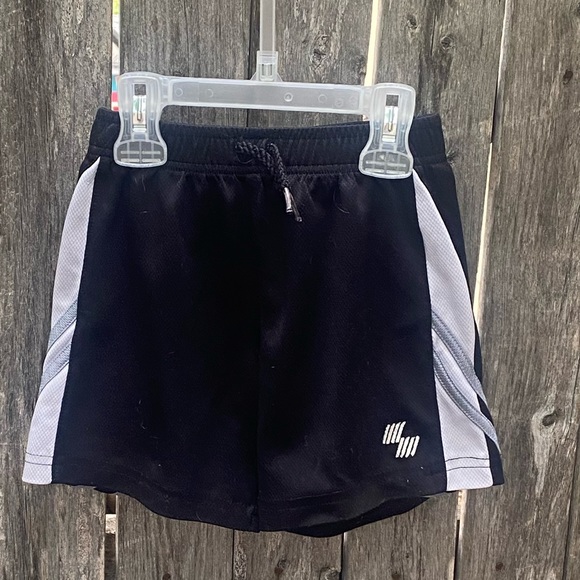 Children’s place sport shorts size 3t - Picture 1 of 3